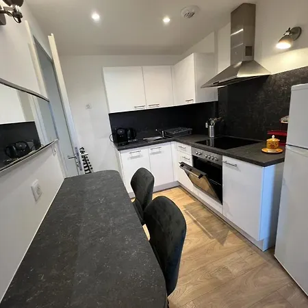 Ideal - Quiet Garden - Free Parking *