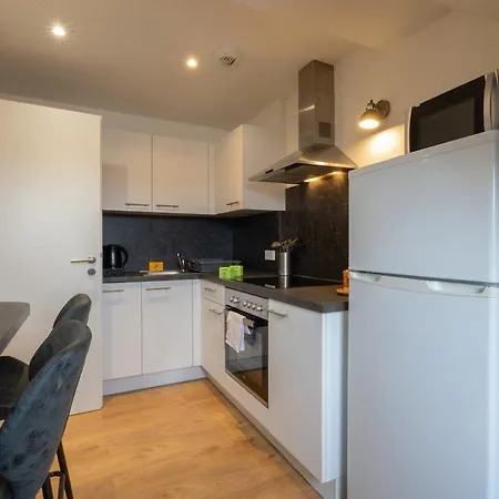 Daire Ideal - Quiet Garden - Free Parking *