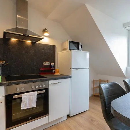 Apartment Ideal - Quiet Garden - Free Parking Eurovision
